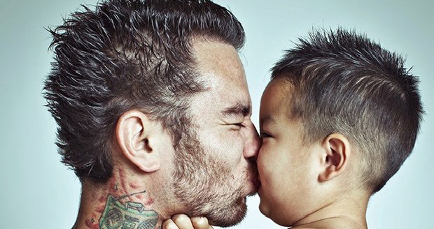 Nejhezčí fotky tatínků s nejmenšími dětmi: Tohle vás musí dojmout