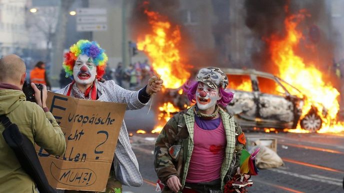 Otevření nového sídla ECB provázejí protesty