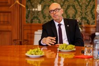 Ministr kultury Klempíř otočil: Poplatky ČT zrušíme, řekl Blesku. Už v roce 2027?