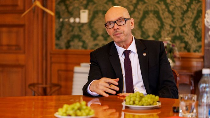 Ministr kultury Oto Klempíř (za Motoristy) během rozhovoru pro Blesk (leden 2026) Ministr kultury Oto Klempíř (za Motoristy) během rozhovoru pro Blesk (leden 2026)