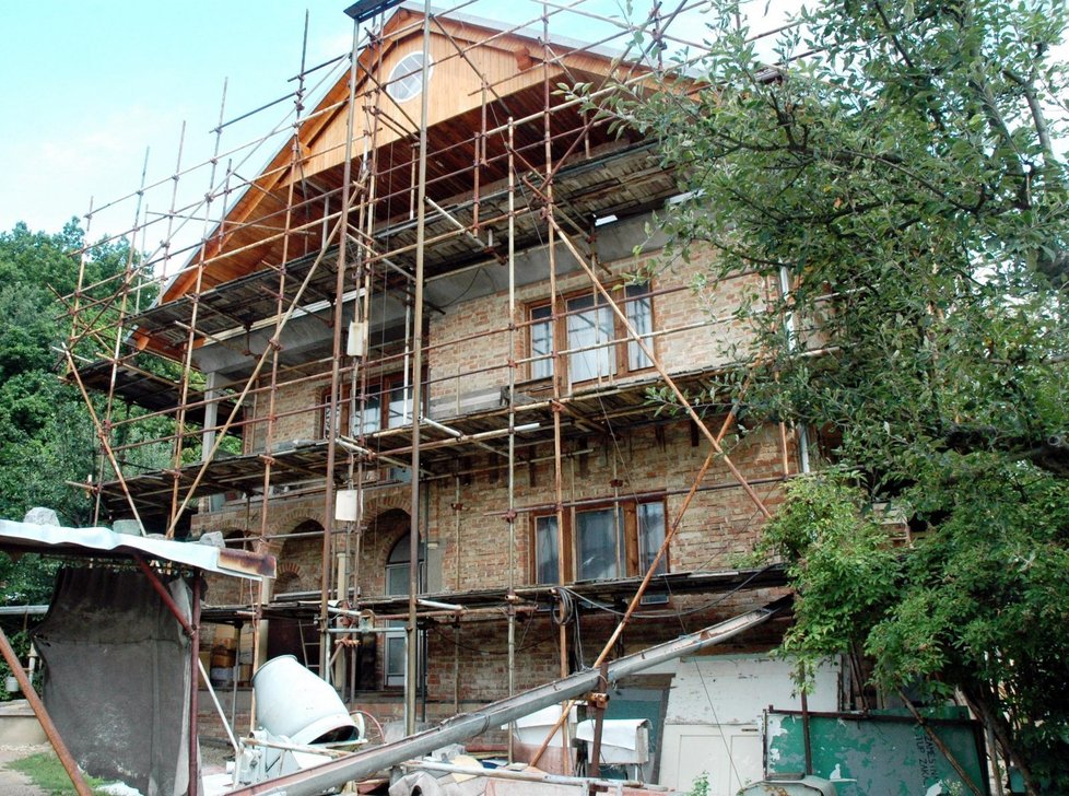 Honosná vila v Brně-Ivanovicích, ženy jí stavěly 35 let