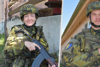 Aktivní zálohy české armády: Učitelka ze základky Jitka pomáhá už roky, manažera Honzu inspirovaly tátovy zážitky