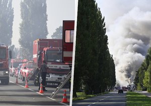 Požár průmyslového objektu v Otrokovicích (23. 8. 2023)