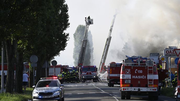 Požár průmyslového objektu v Otrokovicích (23.8.2023)
