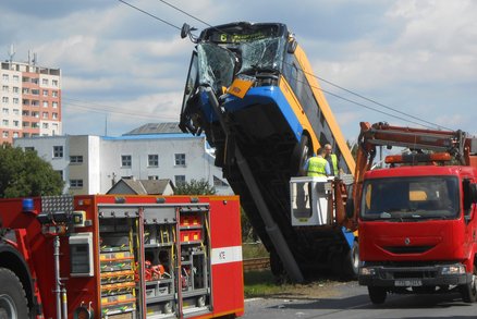 Za nehodu trolejbusu v Otrokovicích nikdo trestán nebude: Řidič ztratil náhle vědomí