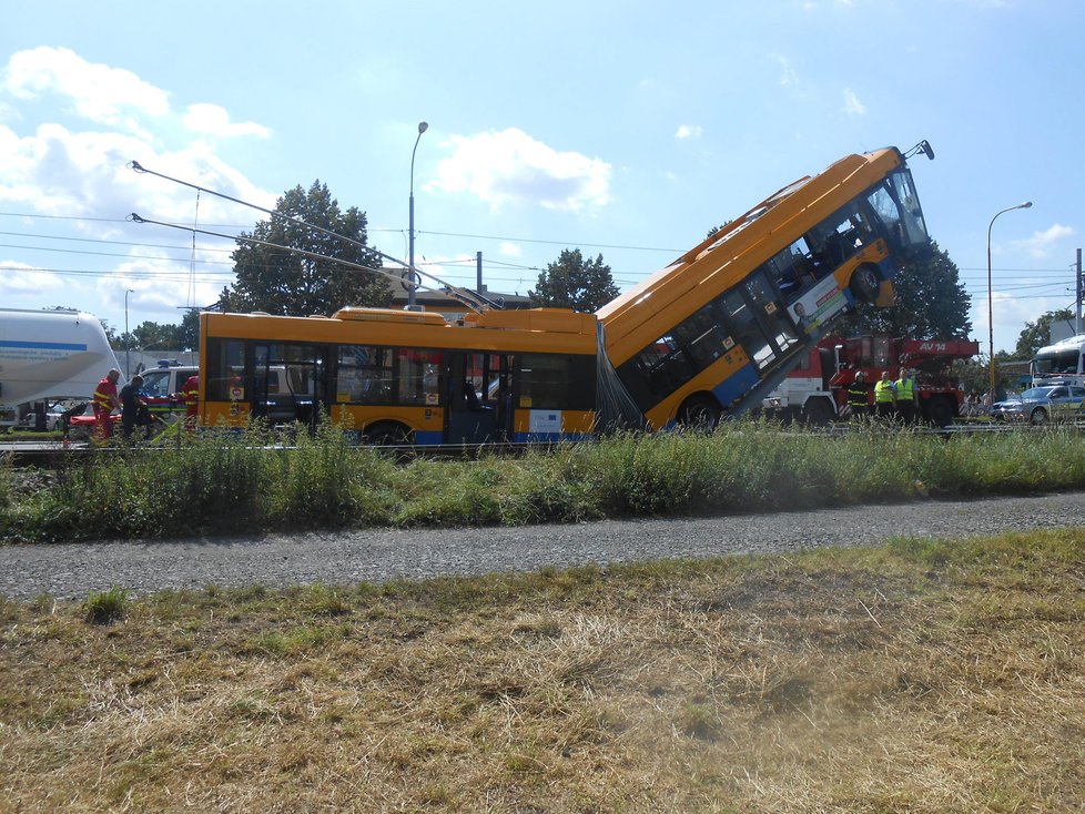 Havárie trolejbusu v Otrokovicích.