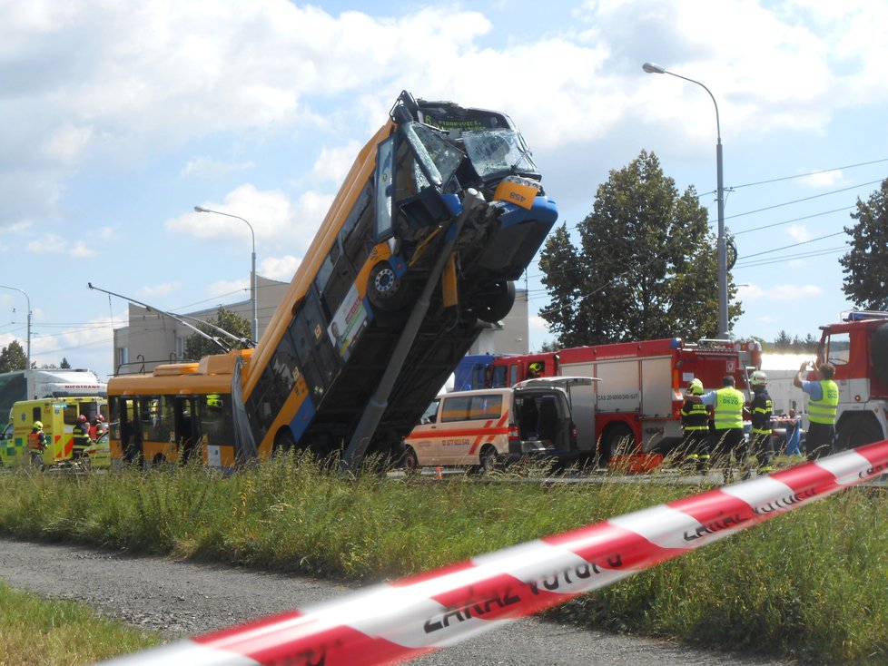 Havárie trolejbusu v Otrokovicích.