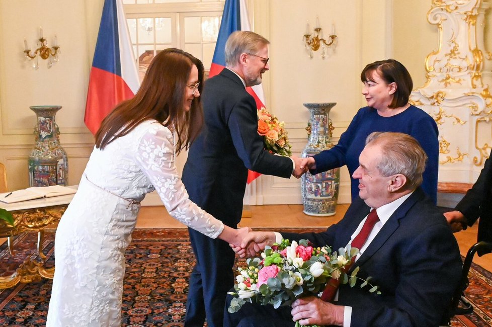 Poslední novoroční oběd Miloše Zemana s premiérem: Zeman přijal na zámku v Lánech Petra Fialu s manželkou Janou.