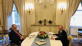 Prezident Miloš Zeman přijal na zámku v Lánech premiéra Petra Fialu (ODS) (23.8.2022)