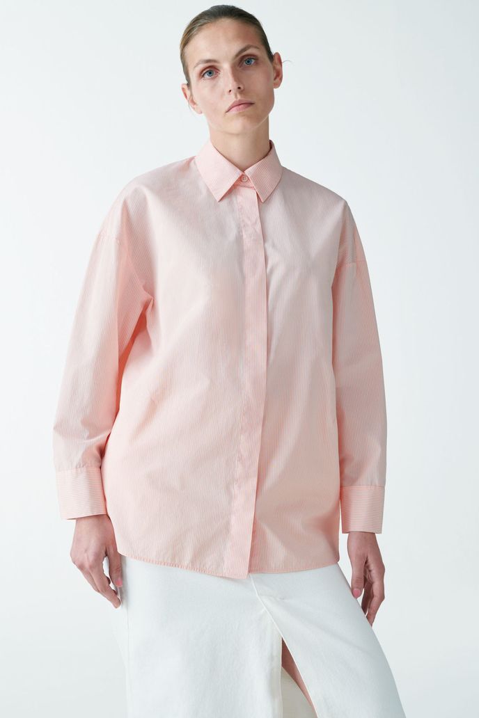 Košile s jemným proužkem, COS, cosstore.com, €69 Košile s jemným proužkem, COS, cosstore.com, €69