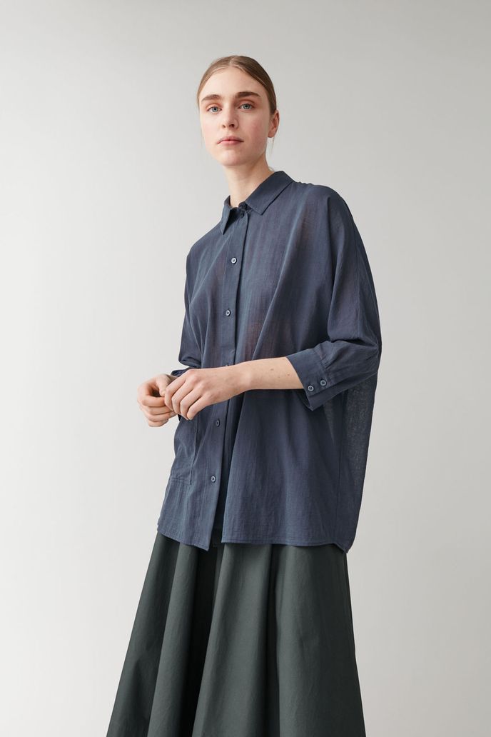Oversized košile, COS, cosstore.com, €59 Oversized košile, COS, cosstore.com, €59