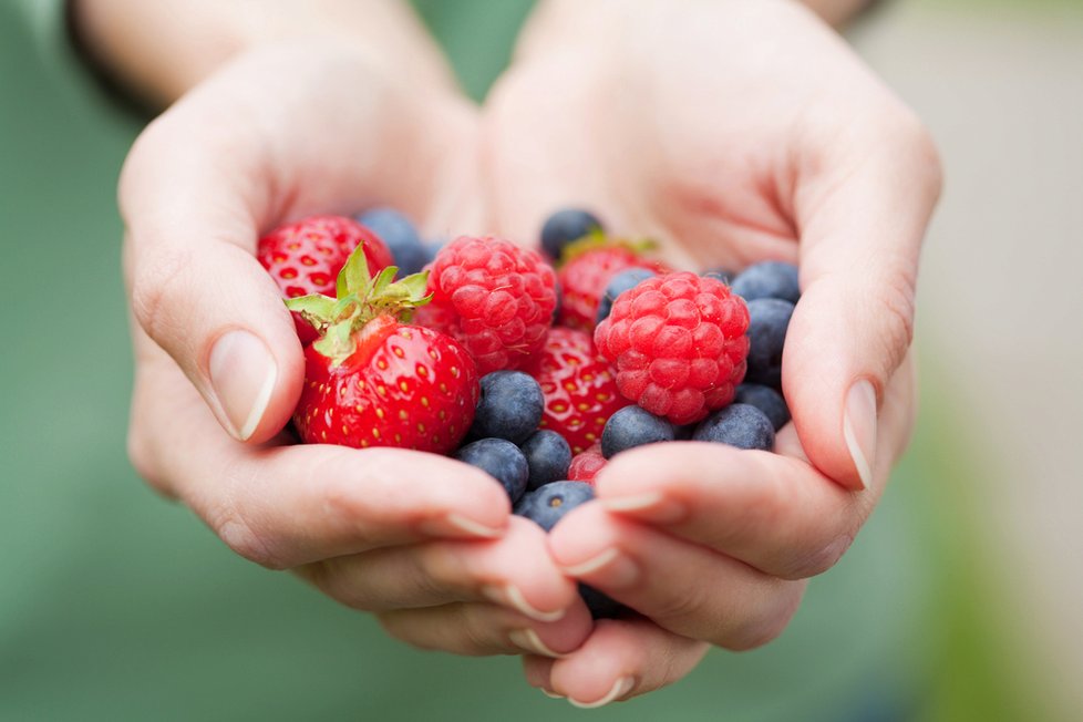 Zvládnete sníst denně pět porcí ovoce?