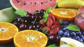 Vitamíny z ovoce nejlépe přijmeme obyčejným snědením