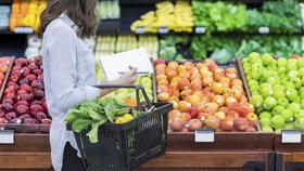 V roce 2020 Češi kupovali více ovoce, předloni při průzkumu vyhrála zelenina