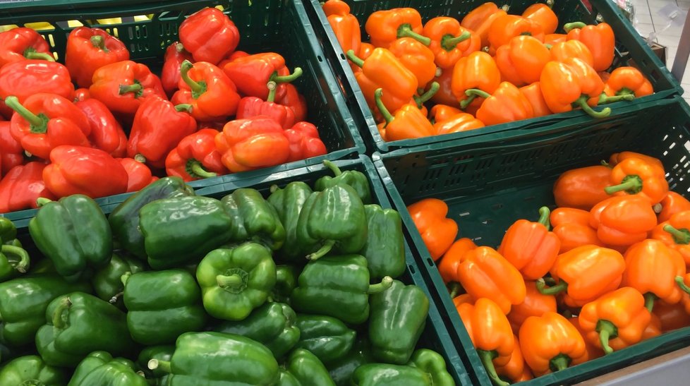 Různé druhy ovoce a zeleniny mají různé stopy pesticidů.