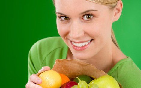 Mohlo by se zdát, že proti nachlazení vám pomůže především ovoce a zelenina. Není to pravda. Také maso či obiloviny jsou skvělými pomocníky.