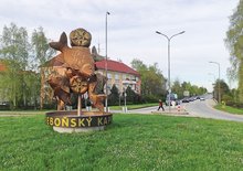 Na českých kruhových objezdech můžete vidět zvláštní ozdoby. Tady jsou ty nejlepší!