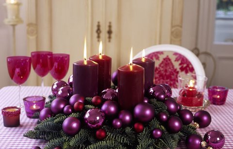 Vyrobte si dekoraci plnou vánočních koulí