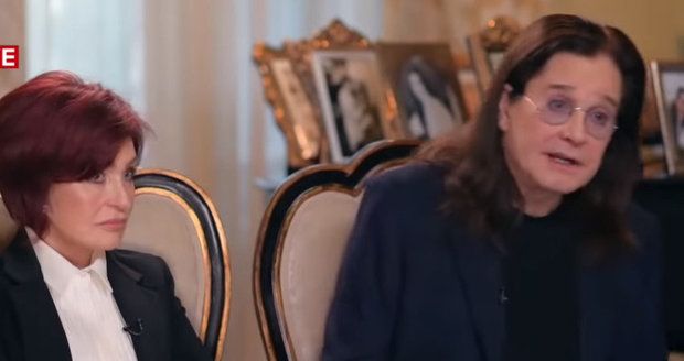 Zpěvák Ozzy Osbourne s manželkou Sharon