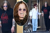 Ozzy Osbourne po dlouhé době na veřejnosti: Útrpný výraz, hůlka a pomalá chůze