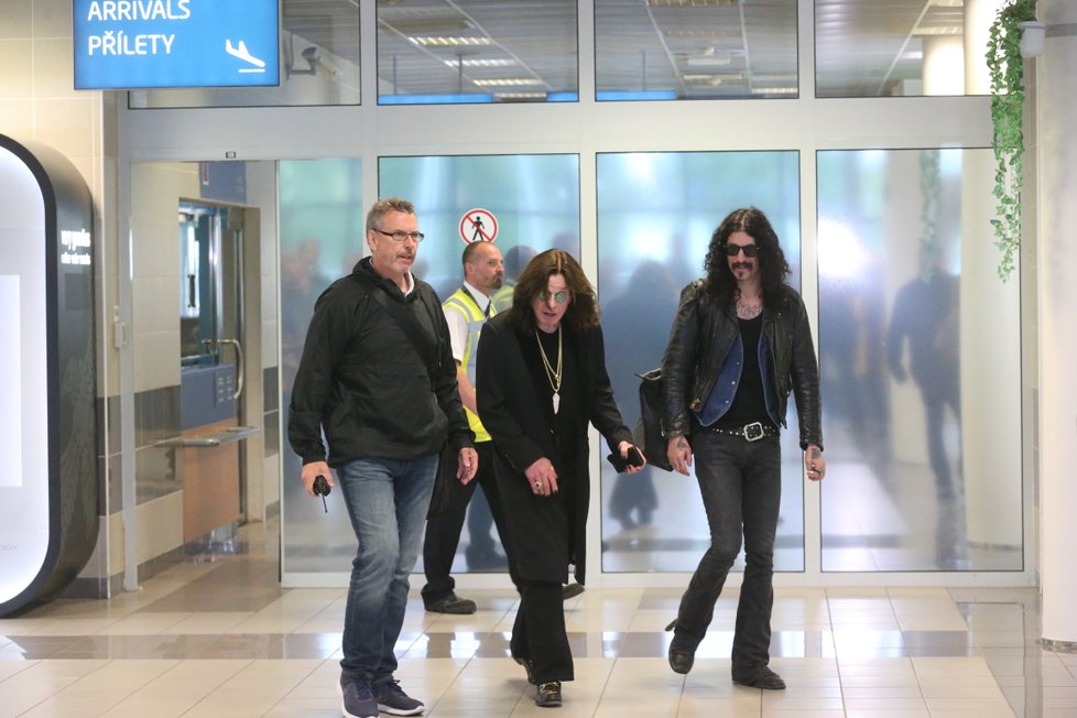 Ozzy Osbourne na letišti v Praze