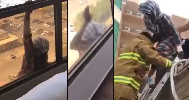 Hrůzné video: Služebná visela z balkonu. Šéfová ji místo pomoci natáčela
