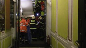 Muž spadl do světlíku pražského hotelu: V kritickém stavu skončil v nemocnici