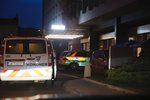 10. červen 2019: V pondělí v noci vyjížděli policisté a záchranáři do Karlína kvůli pádu mladíka z okna hotelu. Muž nepřežil.