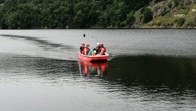 I přes komplikace se záchranáři dostali ke zraněnému muži, který se u znojemské přehrady zřítil ze stráně,   včas.