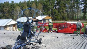 Pilot se při pádu težce poranil a vrtulníkem musel být převezen do pražské motolské nemocnice