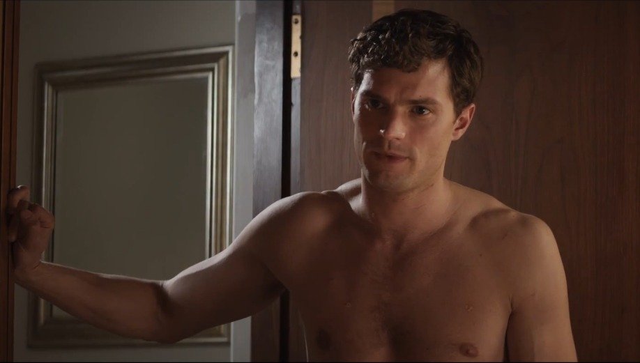 Polonahý Jamie Dornan jako Christian Grey