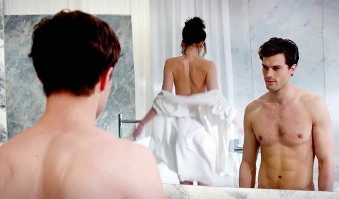 Jamie Dornan coby uhrančivý Christian Grey a Dakota Johnson jako Anastasia.