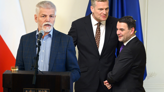 Nelegální rozpočet a destrukce veřejnoprávních médií aneb Co kryje válka Motoristů s motorkářem Nelegální rozpočet a destrukce veřejnoprávních médií aneb Co kryje válka Motoristů s motorkářem