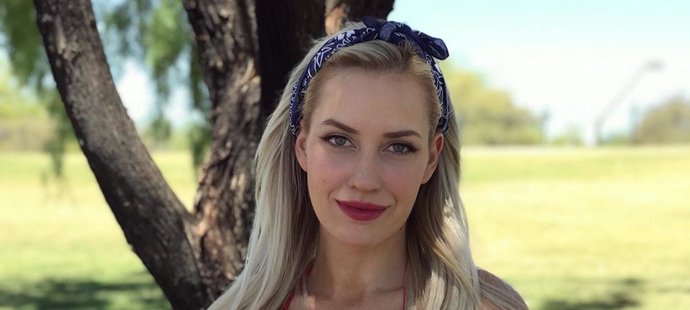 Paige Spiranacová je ozdobou každého golfového hřiště