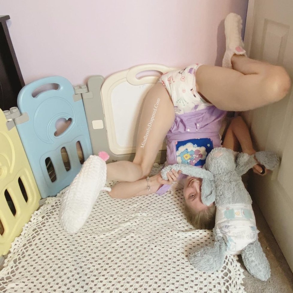 Paigey Miller vyznává úchylku ABDL (adult baby/diaper lover). Ráda se obléká jako miminko a počůrává se.