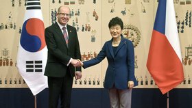 Premiér Bohuslav Sobotka se sešel s jihokorejskou prezidentkou Pak Kun-hje