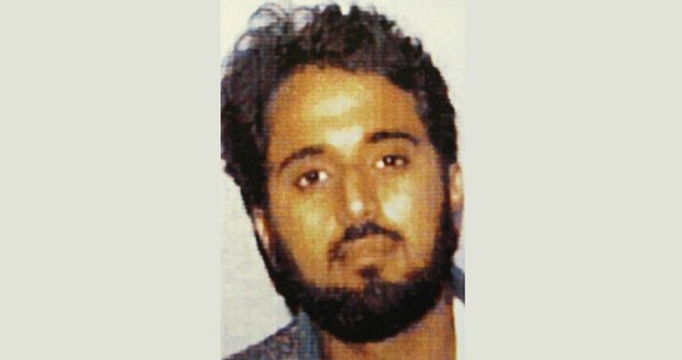 Při útoku v Pákistánu zahynul velitel Al-Káidy Adnan Šukrídžuma.