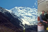 Horolezec Jakub Vlček prozradil, co zdrželo sestup z Rakapoši: Pákistánský kolega se prý fotil a telefonoval!