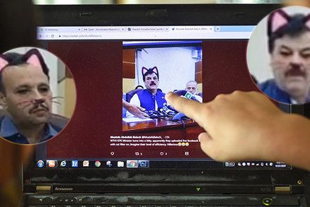 Ministr s kočičími oušky. Politik vysílal živě tiskovku na facebooku, zapomněl vypnout filtry