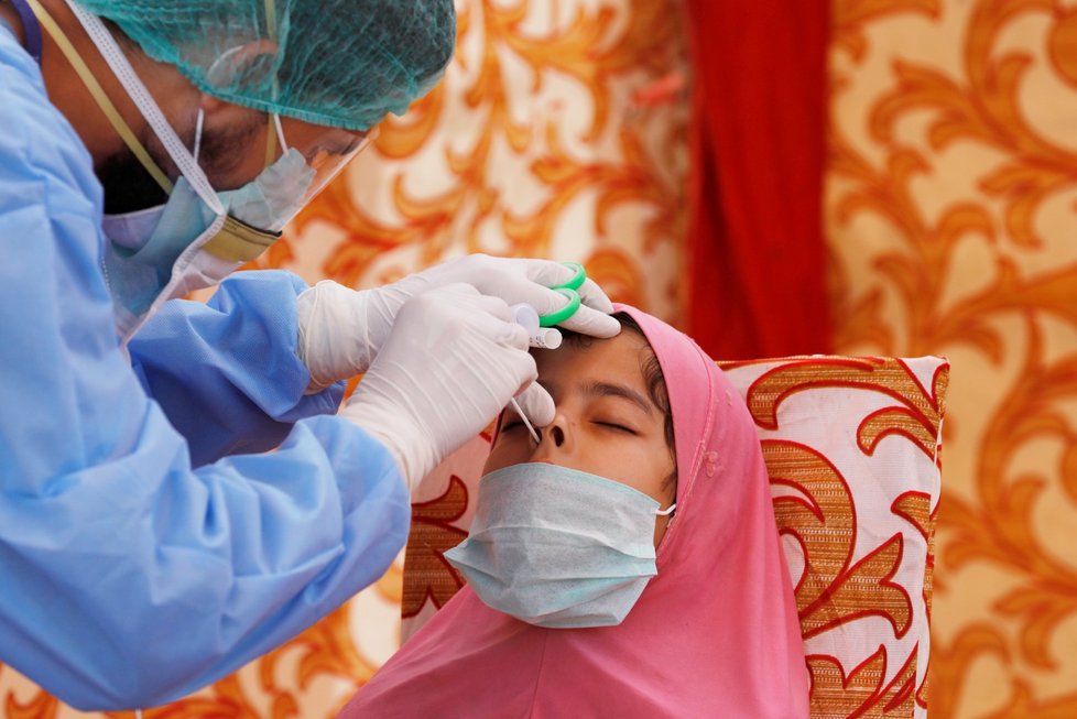 Testování na přítomnost koronaviru v Pakistánu. (21. 4. 2020)