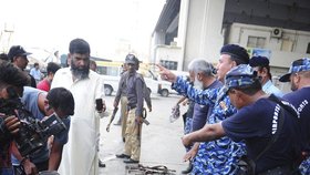 Zabavený arzenál teroristů z pákistánského letišti v Karáčí