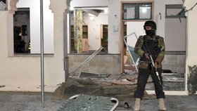 V mešitě v Pákistánu vybouchla bomba, 9 mrtvých a 11 zraněných (11.1.2020)