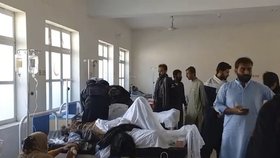 Sebevražedný útok na věřící v Pákistánu