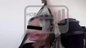 Vysmátá Tereza u pákistánského soudu