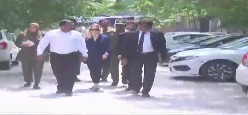 Pašeračka Tereza u pákistánského soudu (2. července 2018).