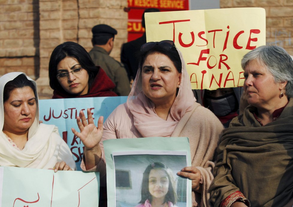 Pákistánce pobouřila brutální vražda sedmileté holčičky.