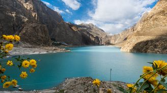 Attabad: Nejkrásnější jezero Pákistánu zrozené z katastrofy