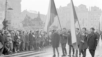 Salutoval jsem Palachovi, StB mi to vrátila. Čtenářova vzpomínka na pietu