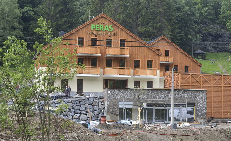 Palas je vášnivým běžkařem. Jeho „panství“ v Ludvíkově je vzdáleno jen asi 5 km od malebných lázní se skiareálem Karlova Studánka v Jeseníkách.