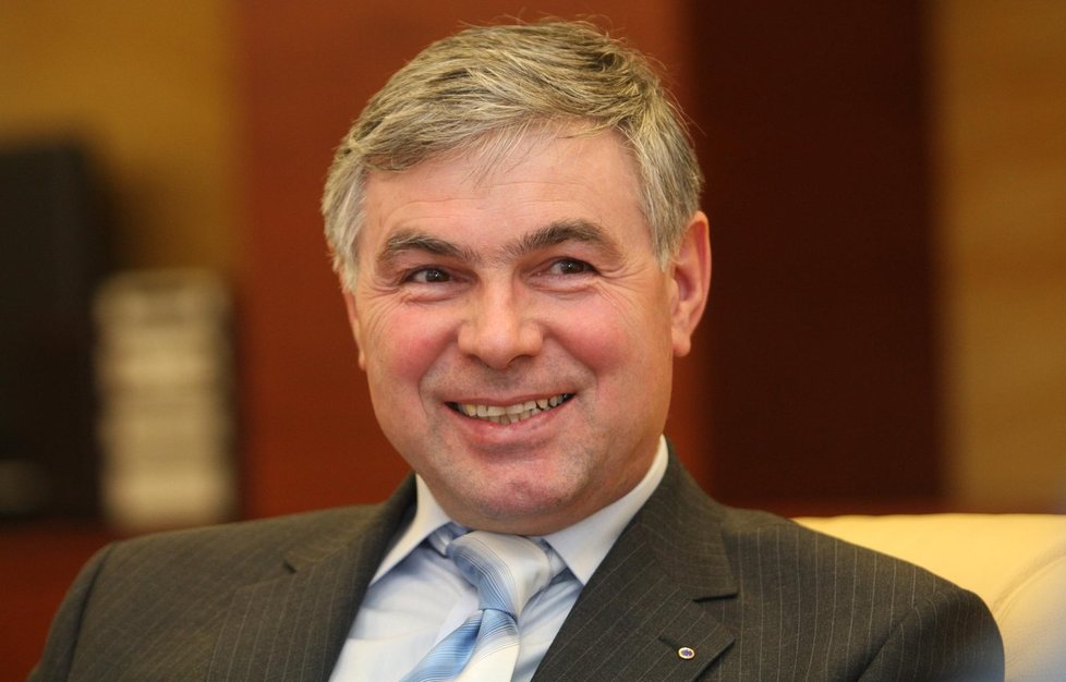Jaroslav Palas (61, exČSSD)  - předseda výboru  Regionální rady V současnosti senátor, v minulosti hejtman Moravskoslezského kraje a ministr zemědělství.